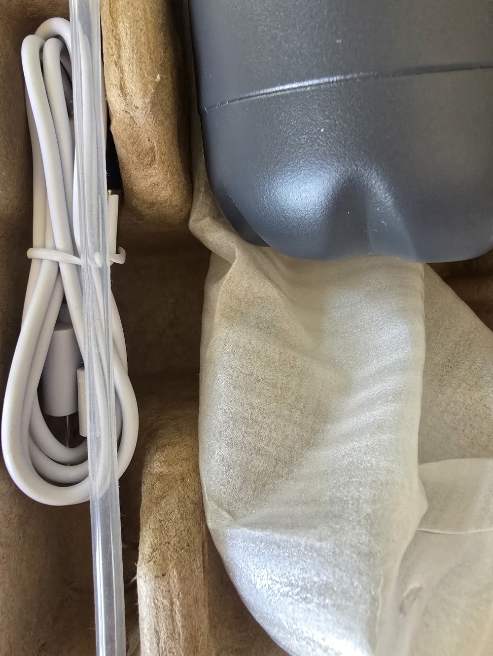 Insulated Water Bottle - With Charcoal UV Digital Top - Picture 5 of 8